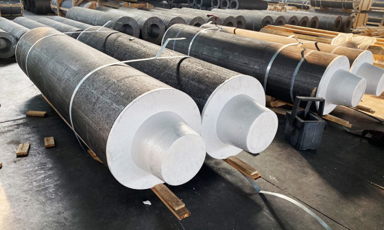 What are the packaging methods of graphite electrodes ?